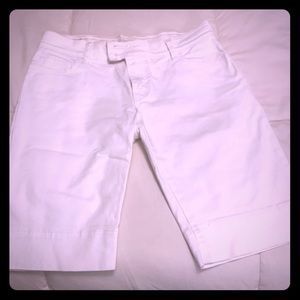 5/$25🌸  Women’s Levis shorts